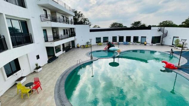 Om Sanctuary Resort By Pinks Hospitality Rupāwati Exteriér fotografie